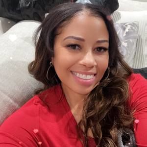 Meet your Posher, Leslie